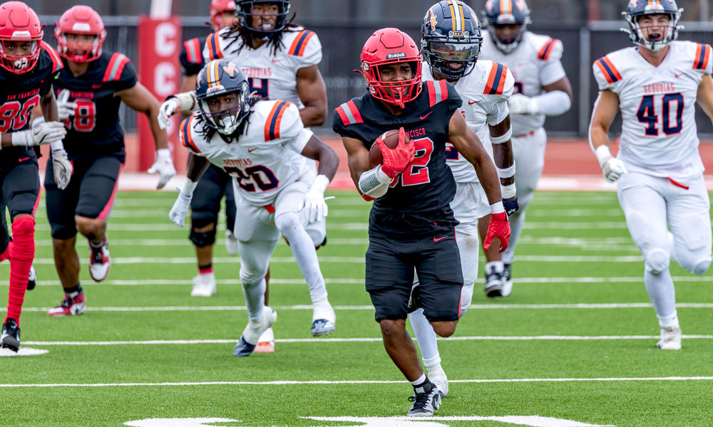 Feiamma Armstrong runs for a big gain in the fourth quarter vs. Sequoias (Photo by Eric Sun)