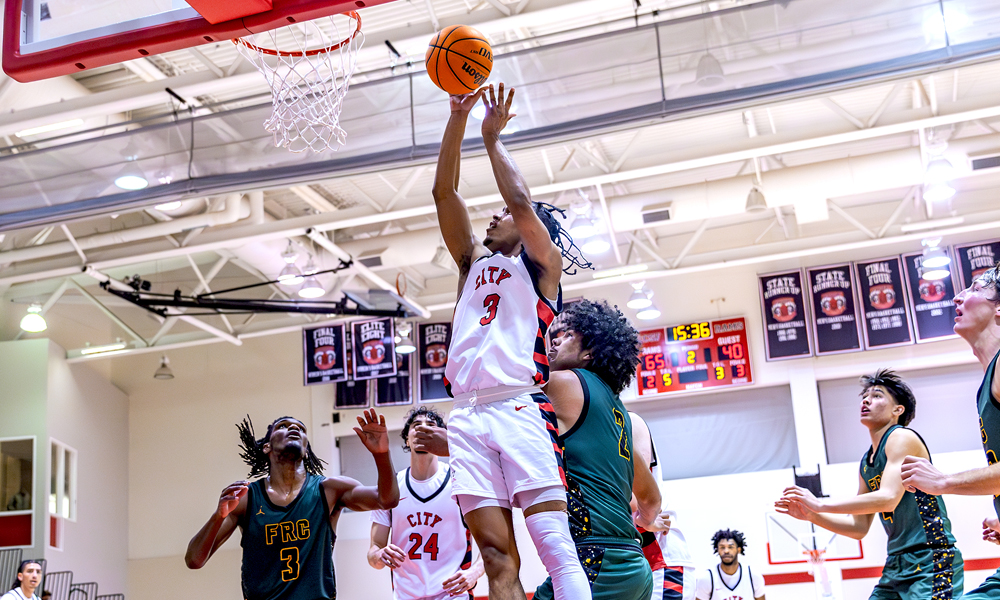 King-Njhsanni Wilhite scored 17 points in the win over Feather River. (Photo by Eric Sun)