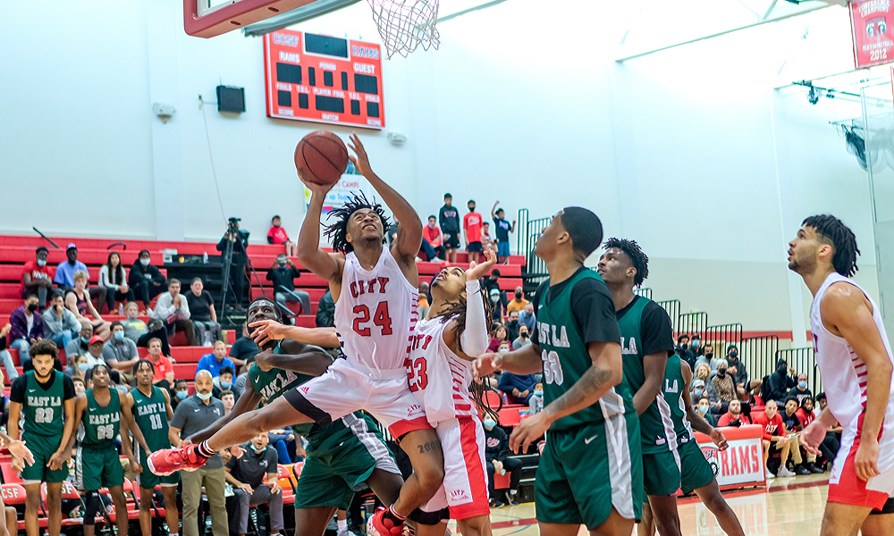 Wrenn Robinson scored 13 points in CCSF's win over East Los Angeles. (Photo by Eric Sun)
